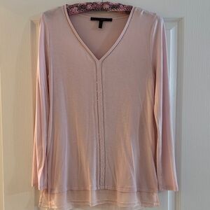 White House Black Markey Pink V-Neck Top